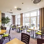 Hotel Express Frankfurt Airport By Ihg 3*