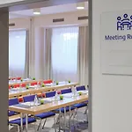 Hotel Express Frankfurt Airport By Ihg 3*