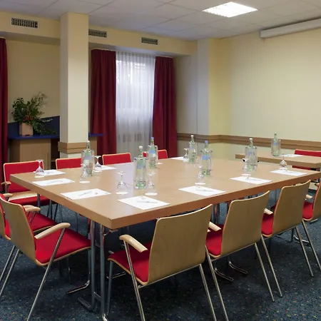 Express Frankfurt Airport By Ihg 3*