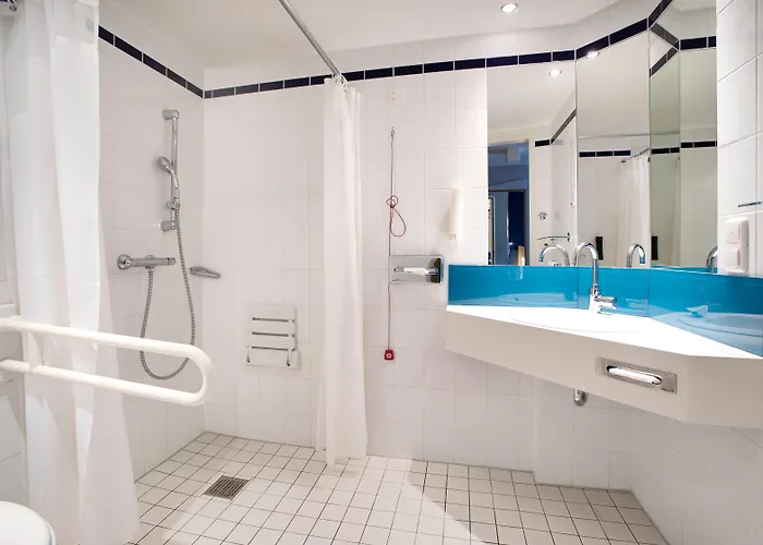 Express Frankfurt Airport By Ihg Hotel 3*