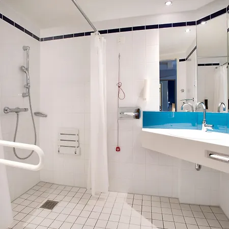 Express Frankfurt Airport By Ihg Szálloda 3*