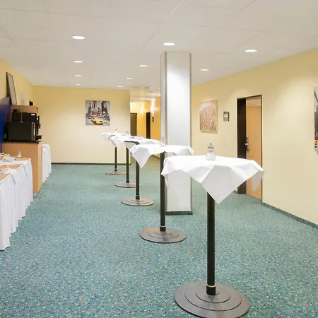 Express Frankfurt Airport By Ihg Hotel 3*
