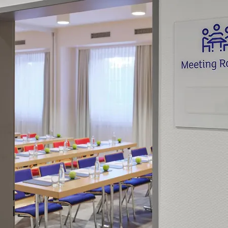 Express Frankfurt Airport By Ihg Hotel 3*