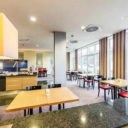 Express Frankfurt Airport By Ihg Hotel