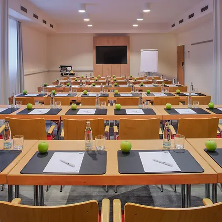 Hotel Express Frankfurt Airport By Ihg 3*