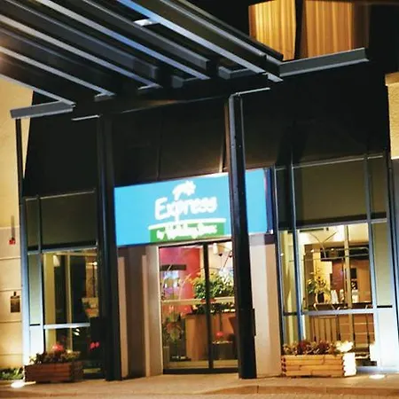 Express Frankfurt Airport By Ihg Hotel