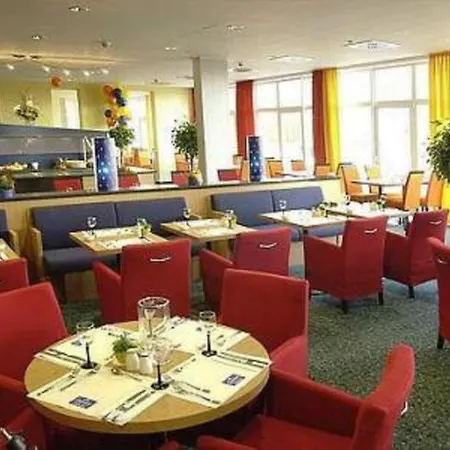 Hotel Express Frankfurt Airport By Ihg 3*