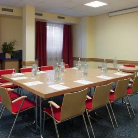 Hotel Express Frankfurt Airport By Ihg