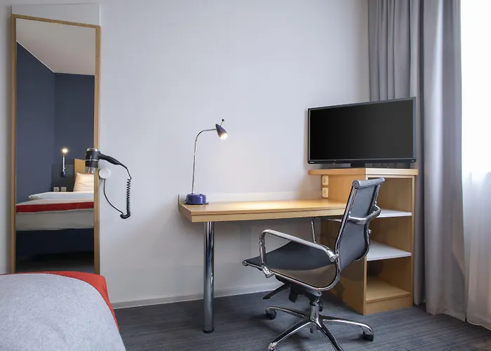 Hotel Express Frankfurt Airport By Ihg 3*