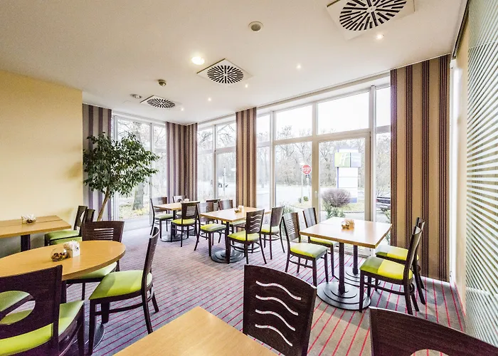 Hotel Express Frankfurt Airport By Ihg 3*