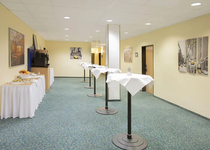 Express Frankfurt Airport By Ihg 3*