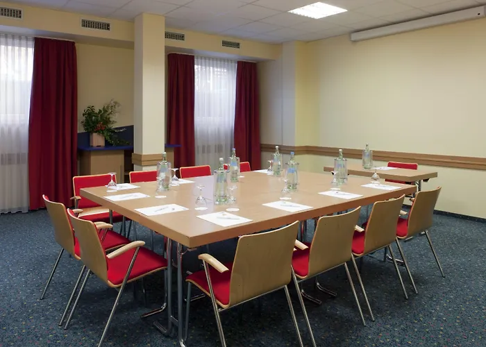 Express Frankfurt Airport By Ihg 3*