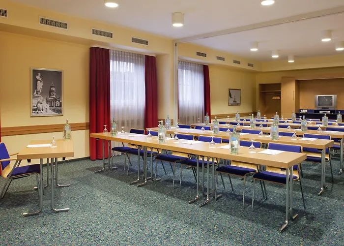 Express Frankfurt Airport By Ihg Hotel 3*