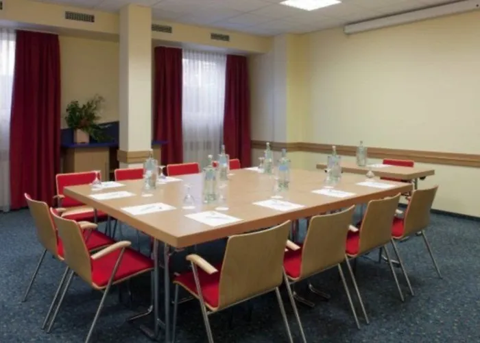 Hotel Express Frankfurt Airport By Ihg